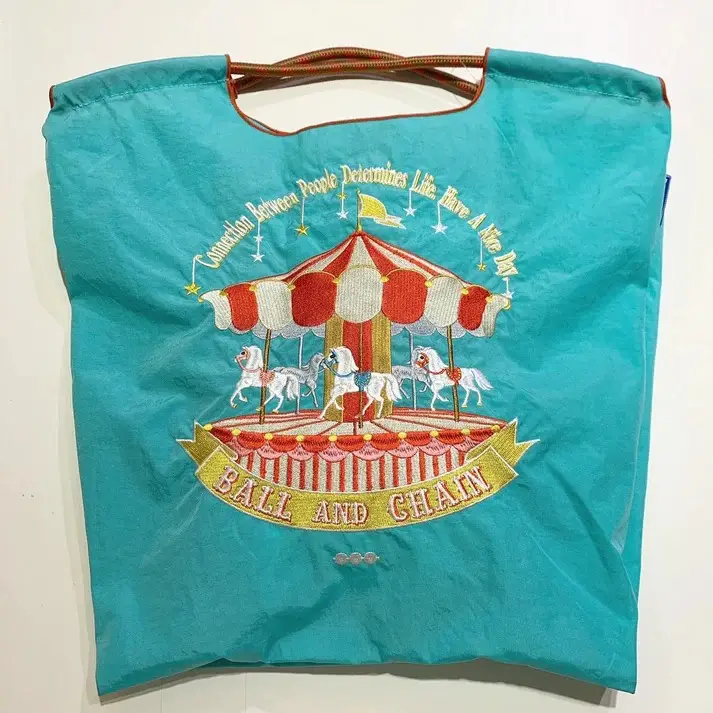 Japanese Embroidered Canvas Shoulder Bag with Chain Handle - Image 27