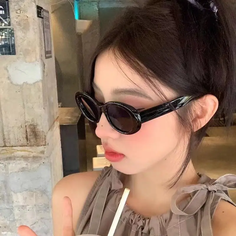 Women Retro Cat Eye Sunglasses UV400 Black - Image 9