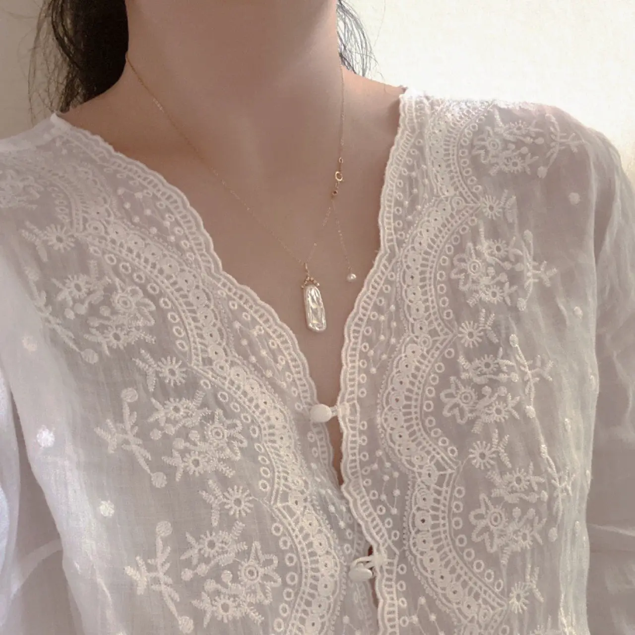 Women's White Pearl Necklace Clavicle Pendant Set - Image 5