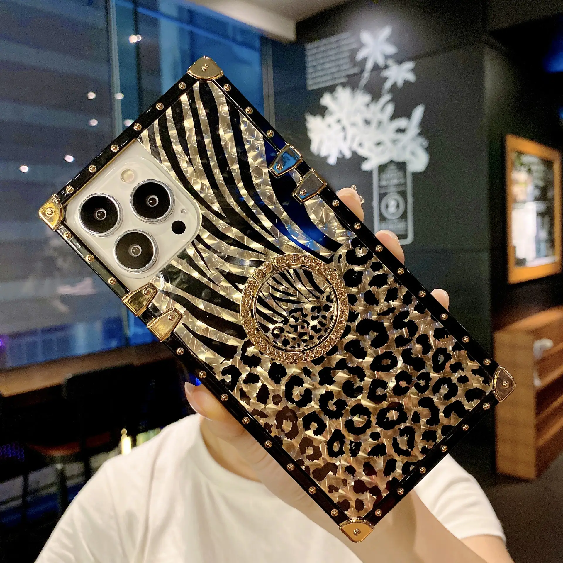 Leopard Print iPhone Protection Case for 17 Pro & S25 — feature 6