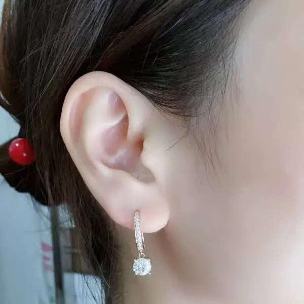 2023 New Moissanite Ear Hook Tassel Earrings Gold Plated Sparkling — feature 2
