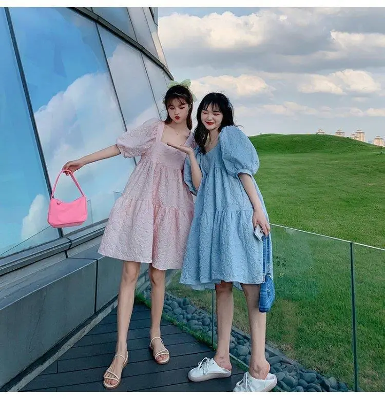 Summer 2023 New French Sweet Square Collar Puff Sleeve A- High Waist Slimming Loose Girlfriend Dress Women — feature 1