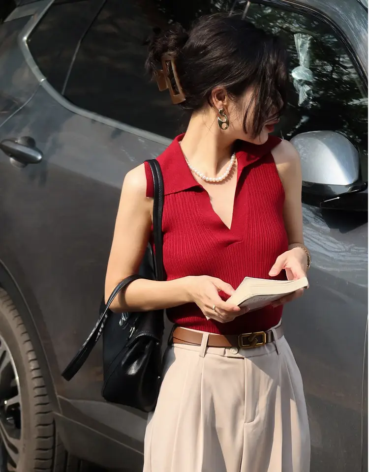 Black Knitted Polo Collar Vest for Women 2024 — feature 33