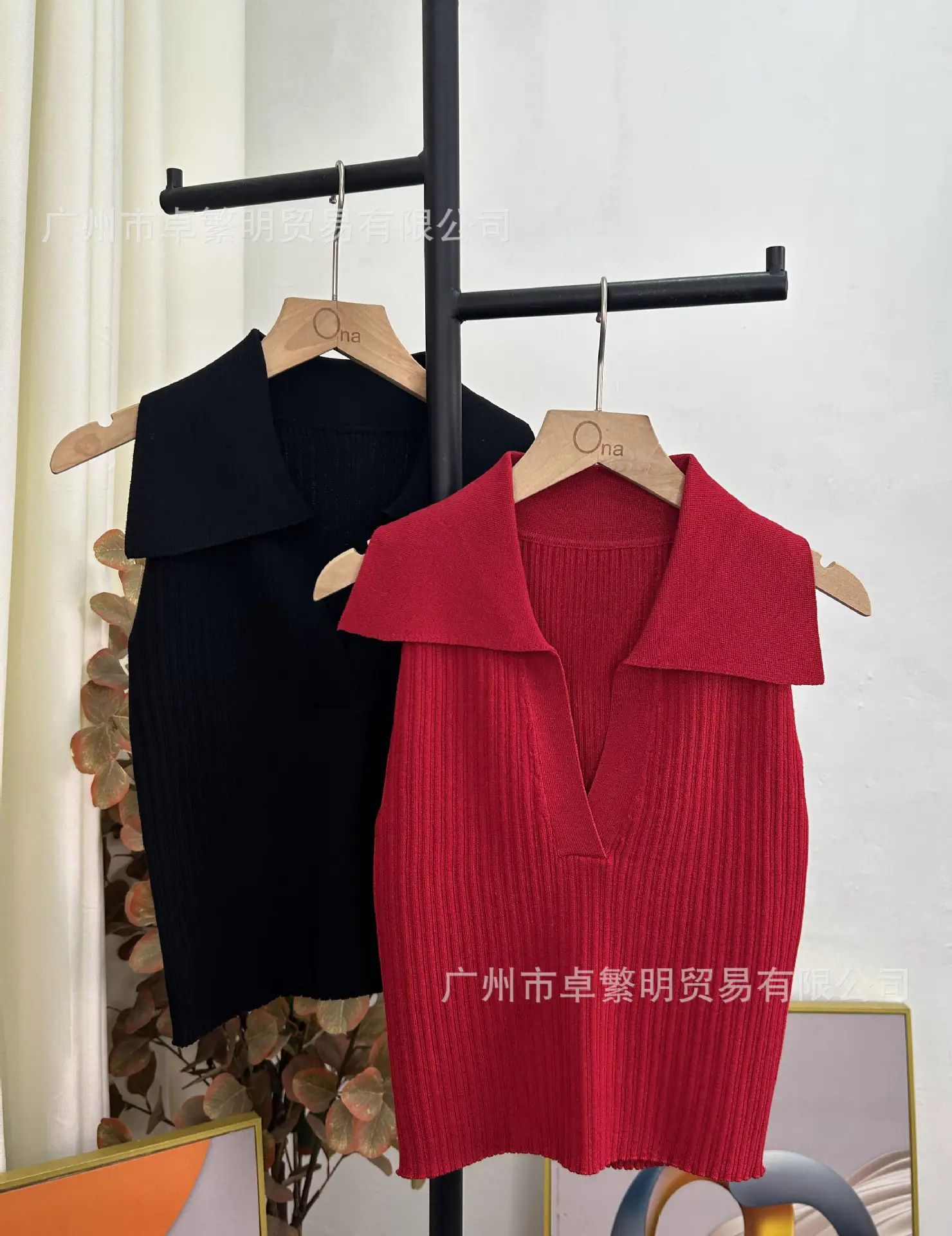 Black Knitted Polo Collar Vest for Women 2024 — feature 34
