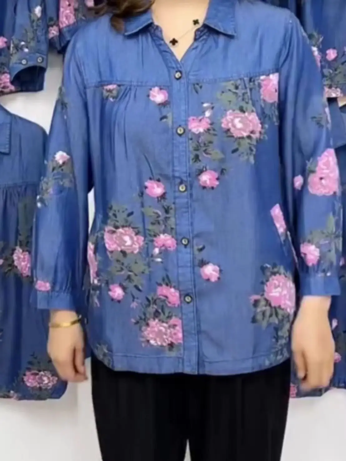 Middle-Aged Ice Silk Printed Shirt Women 2023 V Neck Large — feature 1