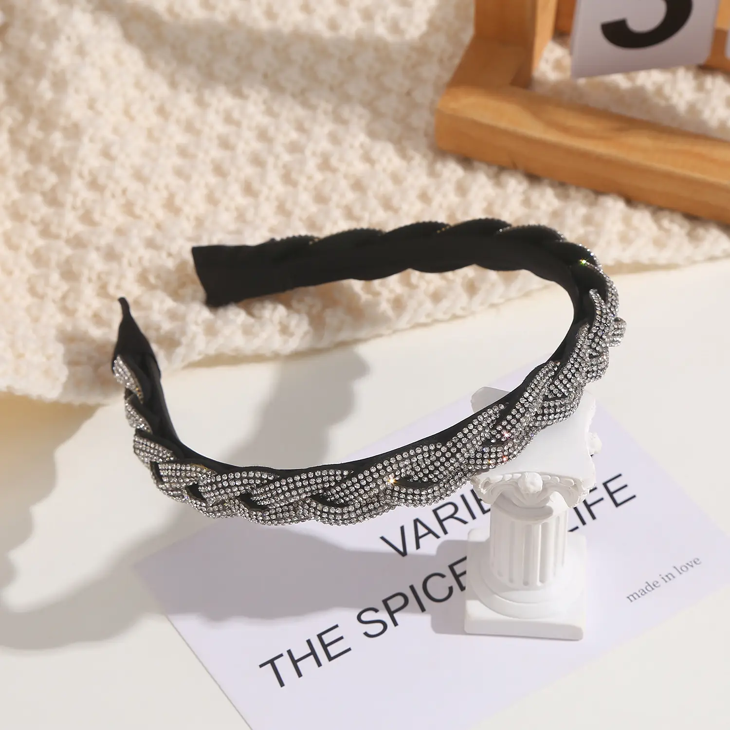 Sparkling Diamond Cross Headband Black — feature 4