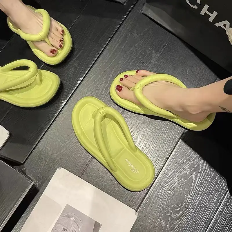 Women Black Thick Sole Flip Flops 2023
