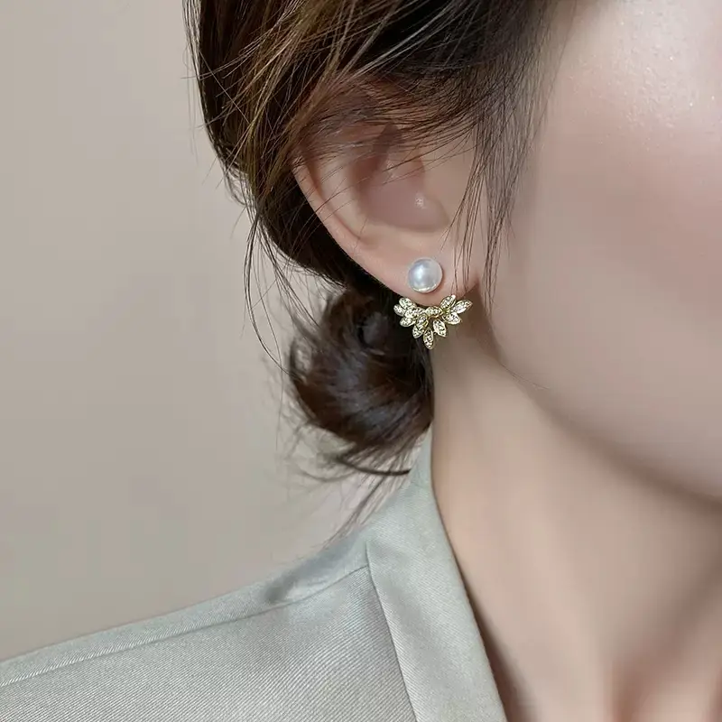 S925 Silver Petal Pearl Earrings 2023 New Light - Image 3