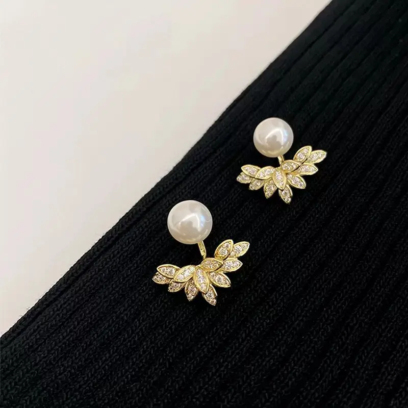 S925 Silver Petal Pearl Earrings 2023 New Light - Image 4