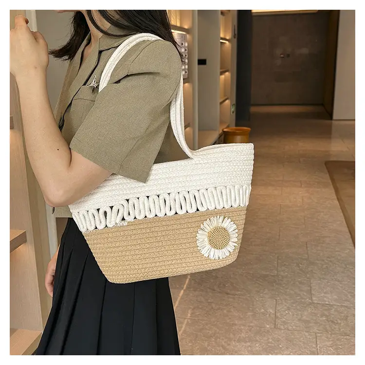 Women's Straw Flower Bag Beige White Shoulder Carry — feature 10