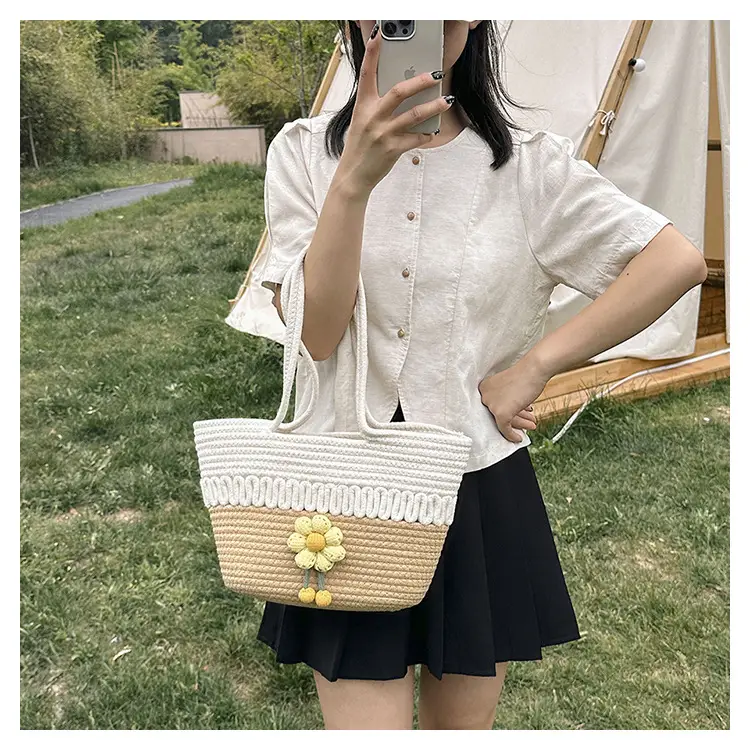 Women's Straw Flower Bag Beige White Shoulder Carry — feature 16