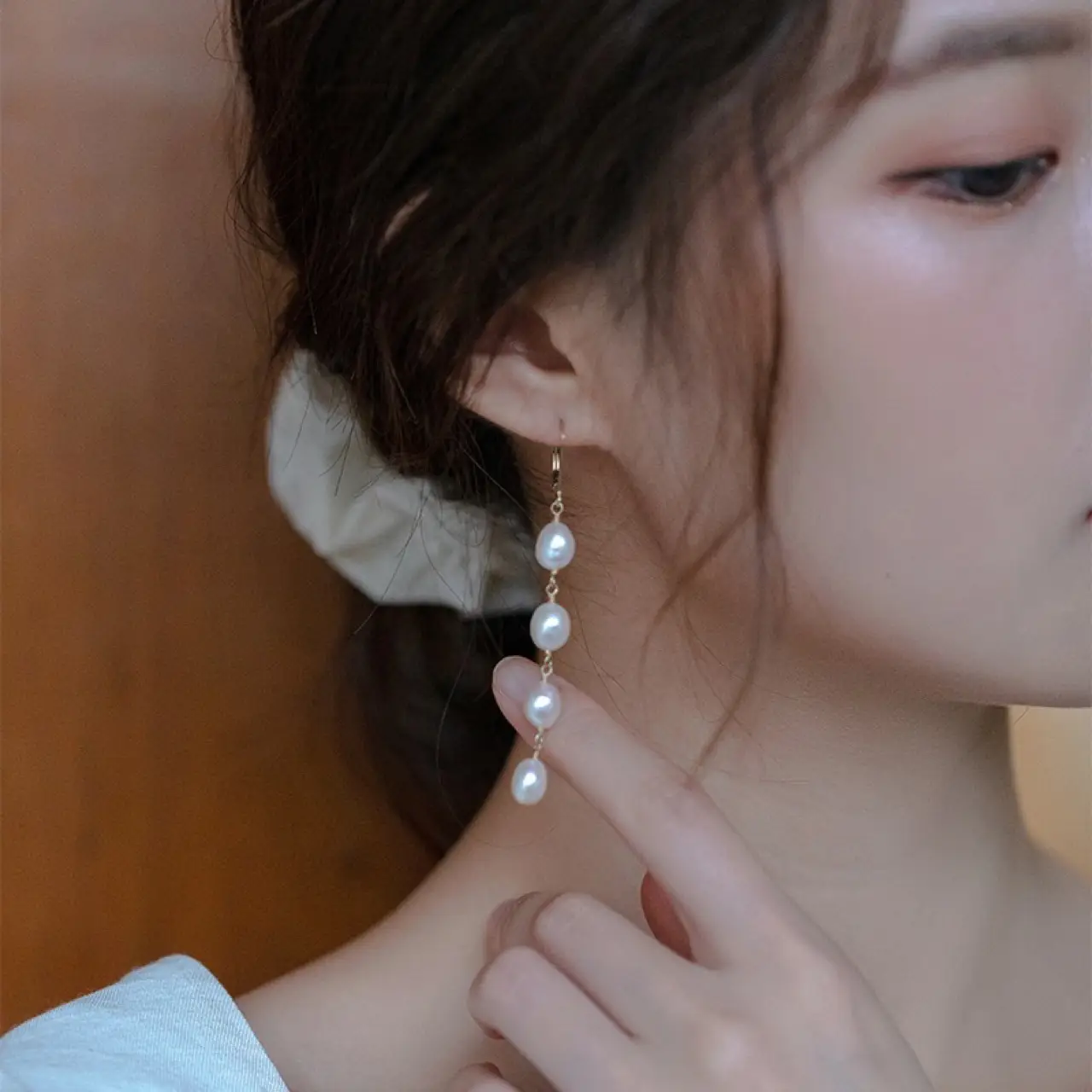 14K Gold Pearl Earrings for Women Elegant Retro Slimming