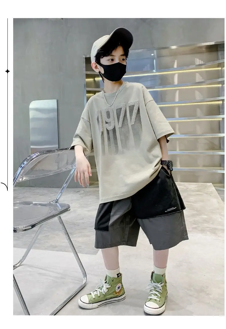 Kids 1977 Letter T-Shirt Grey Cotton Shorts Set — feature 15