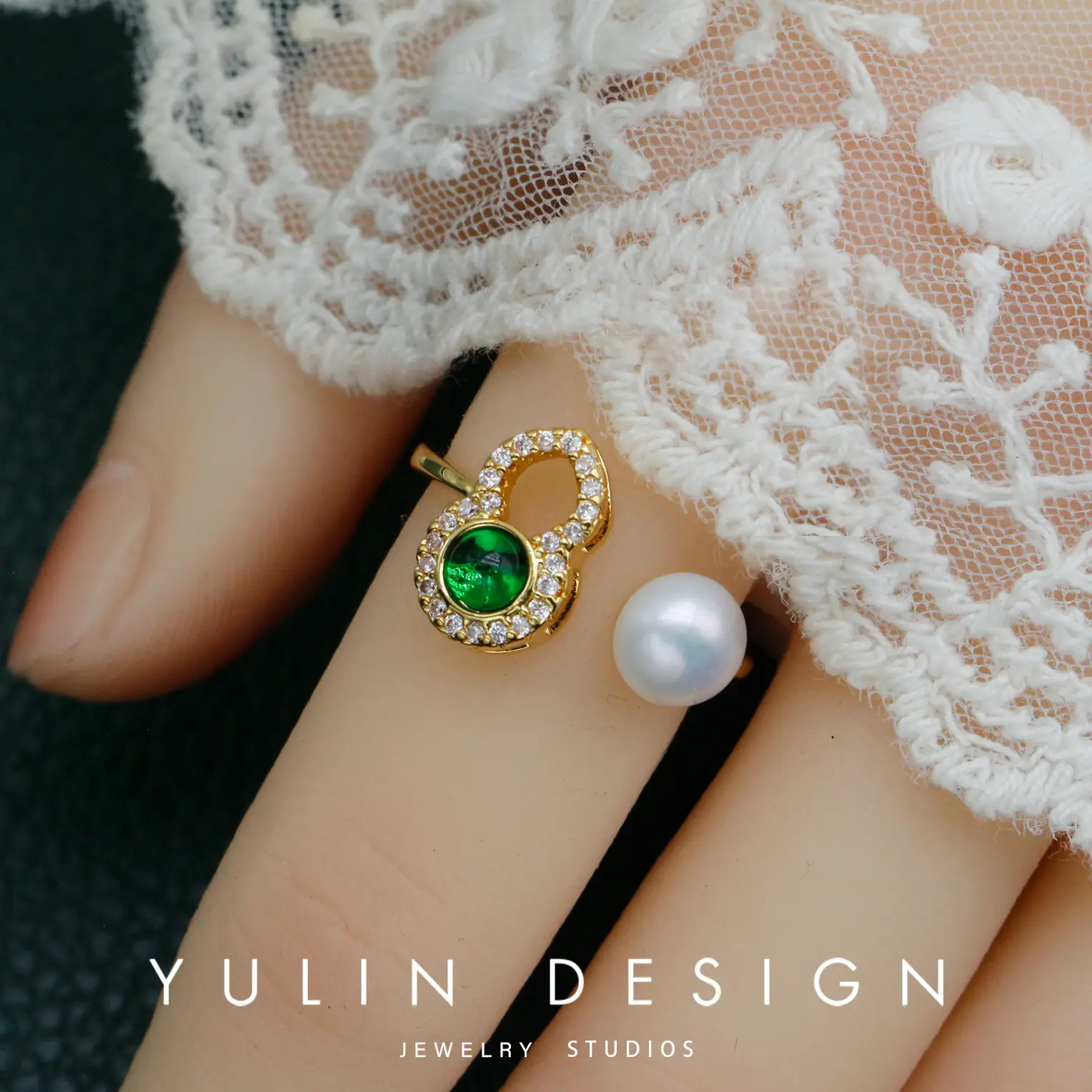 Retro Pearl Ring with Palace Style Winding Gold - Image 9
