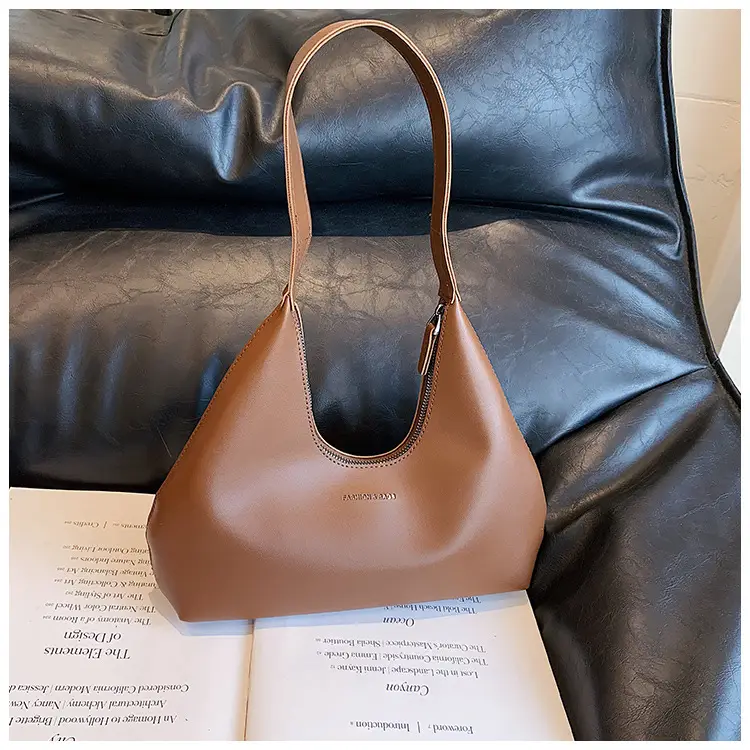 Women's White Triangle Shoulder Bag Large Capacity 2025 — feature 13