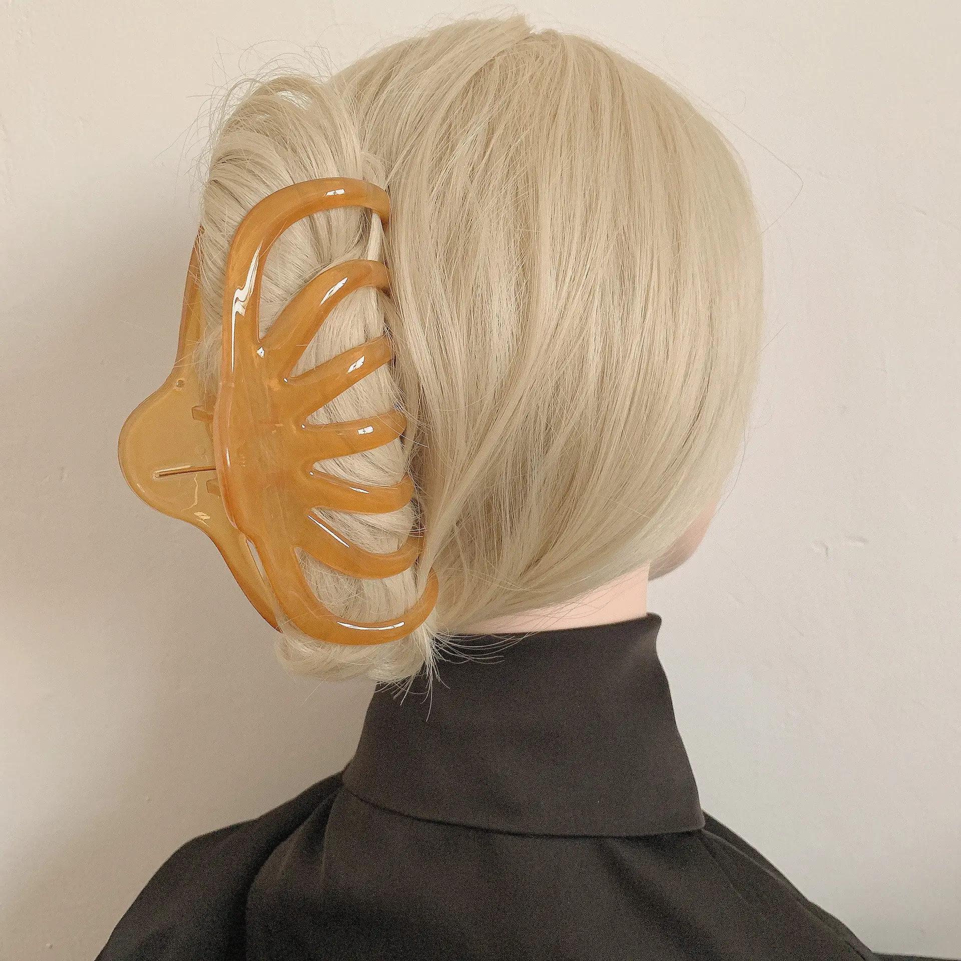 Large Jellyfish Hairpin with Long Teeth for Women — feature 37