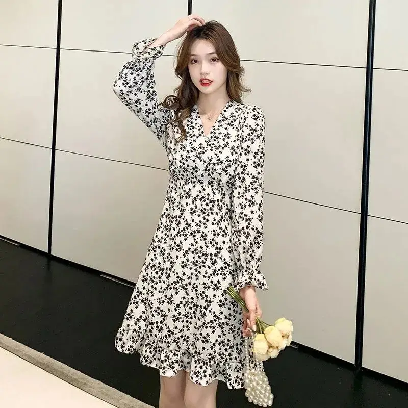 Small Chiffon V-Neck Midi Dress Spring Autumn 2023 - Image 5