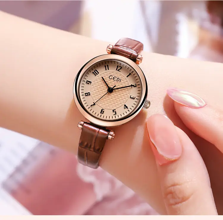 Gold Watch for Women Retro Quartz Waterproof Bamboo Belt — feature 10