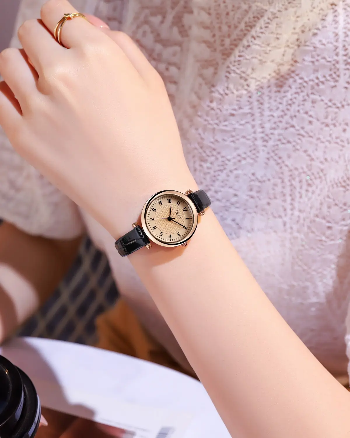Gold Watch for Women Retro Quartz Waterproof Bamboo Belt — feature 19