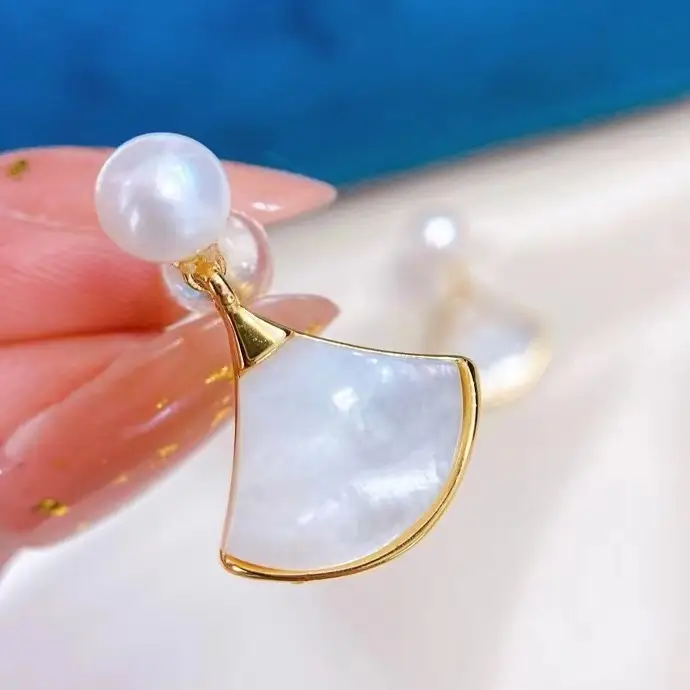S925 Gold Pearl Heart Necklace with Sea Mother-of-Pearl Design - Image 5