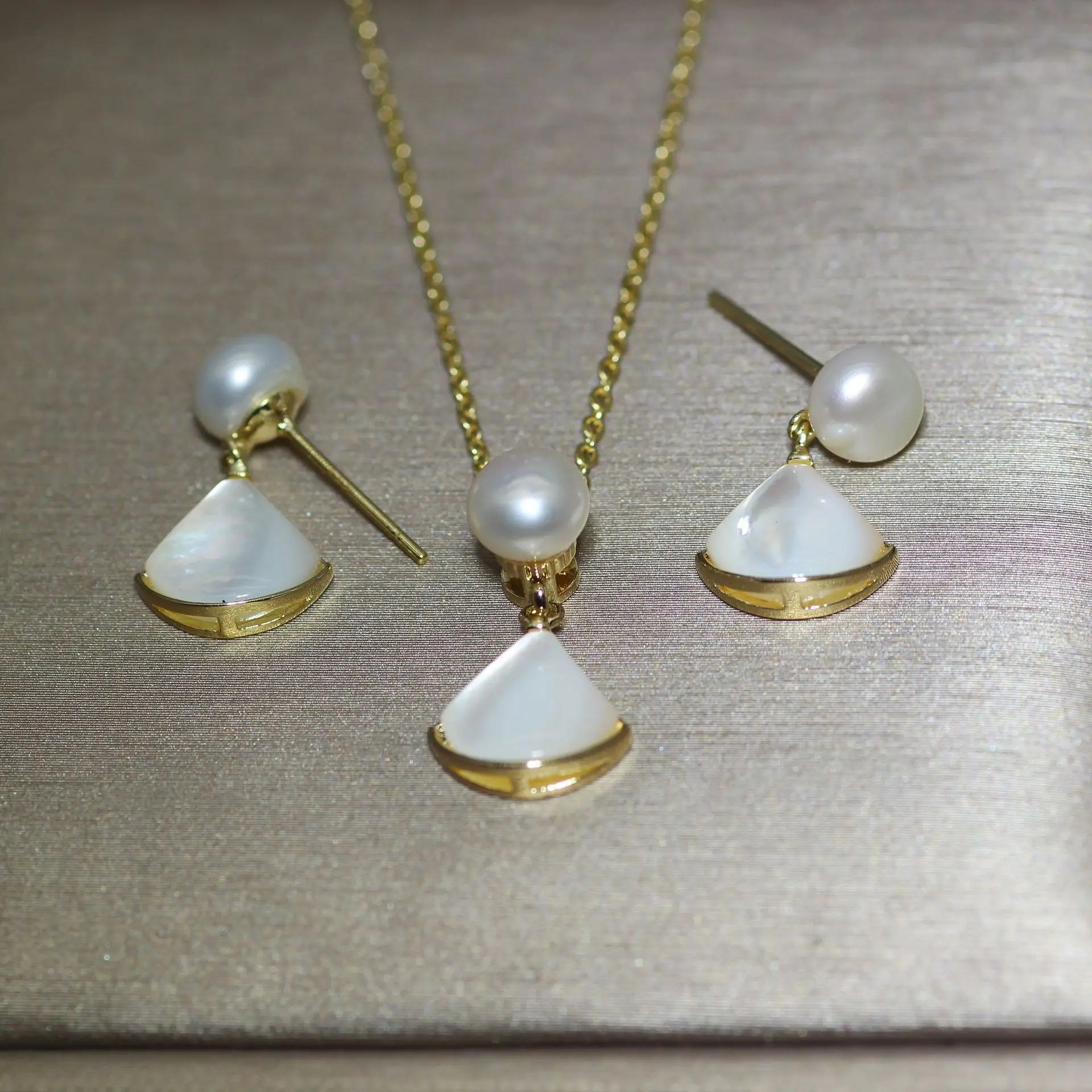 S925 Gold Pearl Heart Necklace with Sea Mother-of-Pearl Design — feature 12