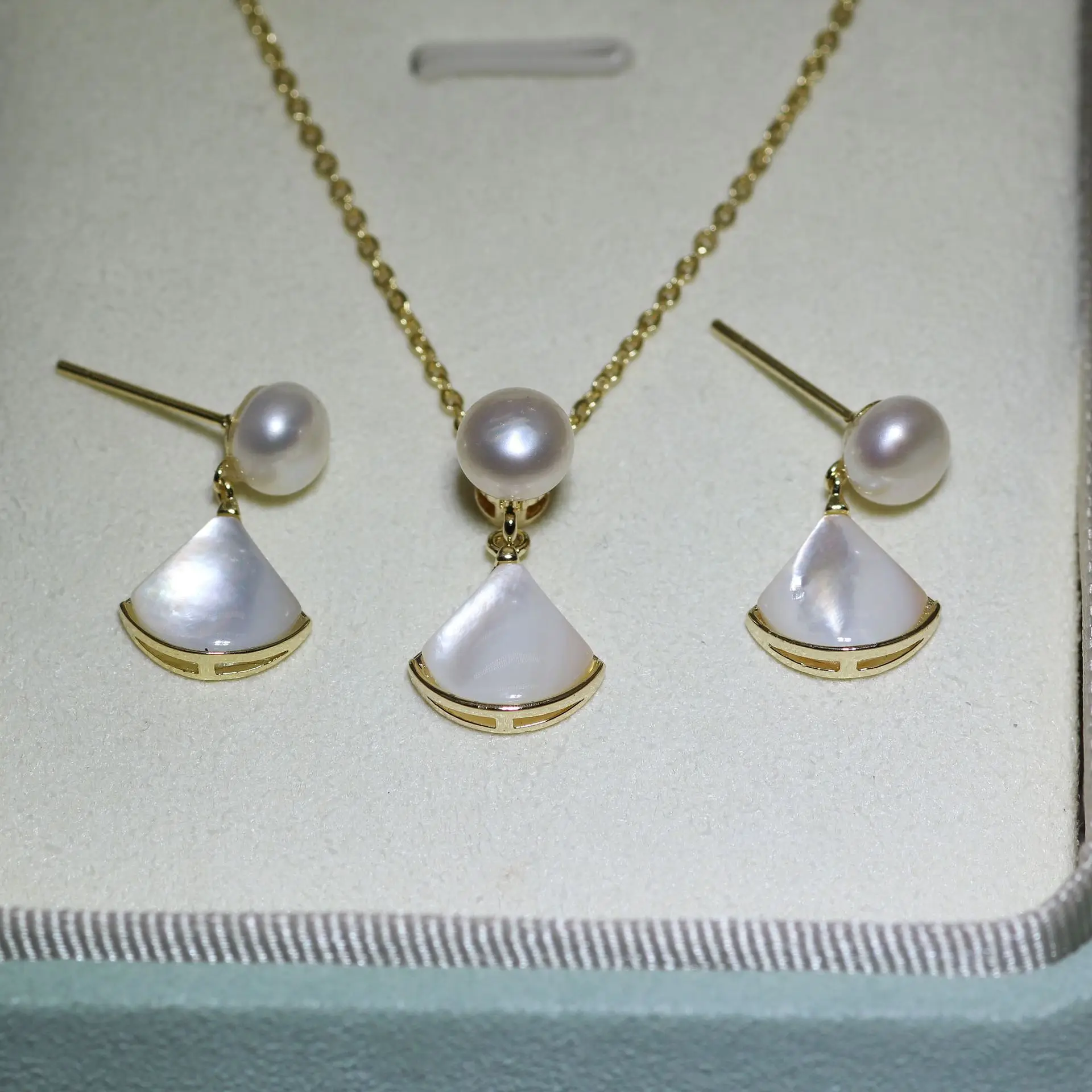 S925 Gold Pearl Heart Necklace with Sea Mother-of-Pearl Design — feature 14
