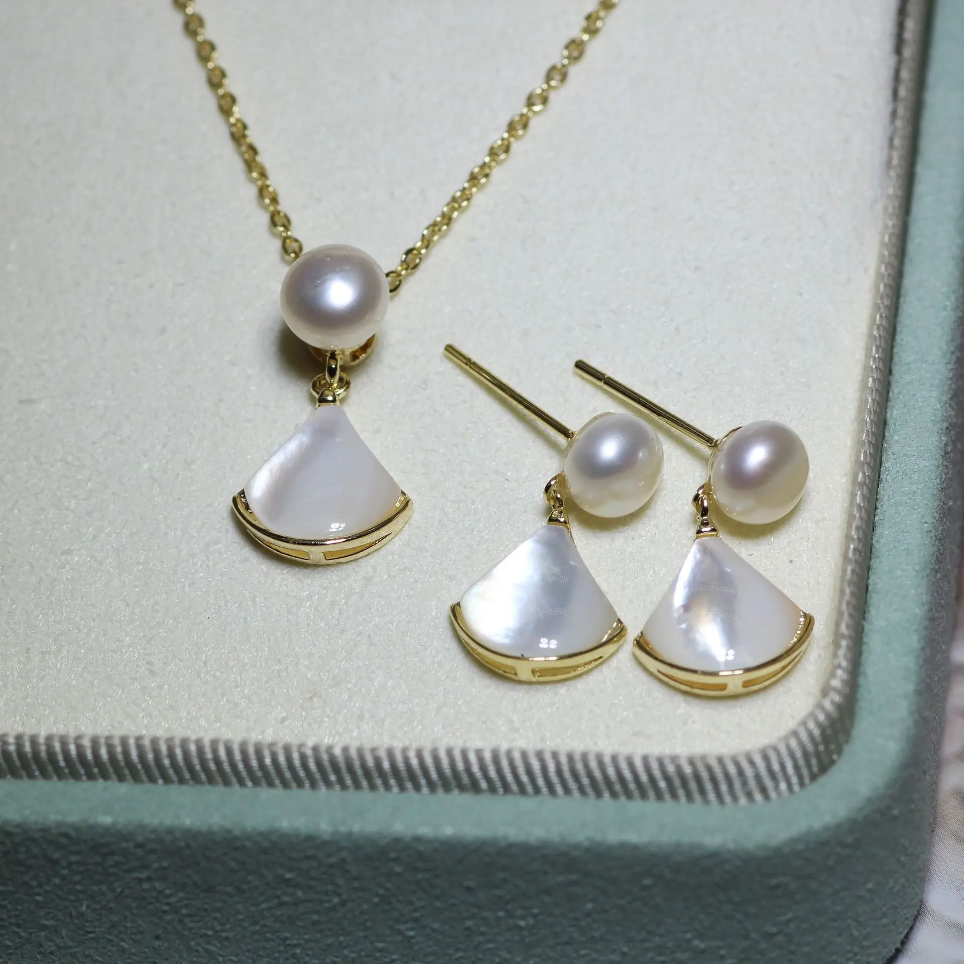 S925 Gold Pearl Heart Necklace with Sea Mother-of-Pearl Design — feature 15