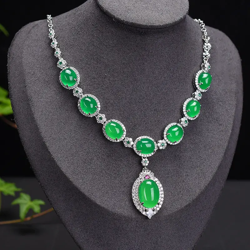 Luxury Green Chalcedony Pendant Necklace Set - Image 5