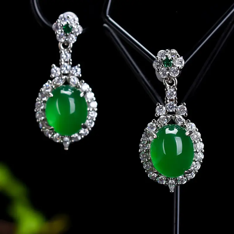 Luxury Green Chalcedony Pendant Necklace Set - Image 2