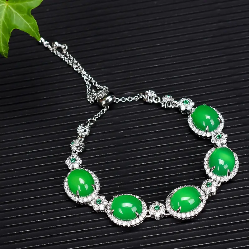Luxury Green Chalcedony Pendant Necklace Set - Image 3