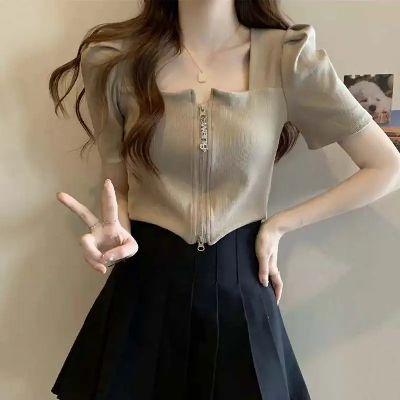 Women's Zip Front Summer T-Shirt Slimming Design - Image 4