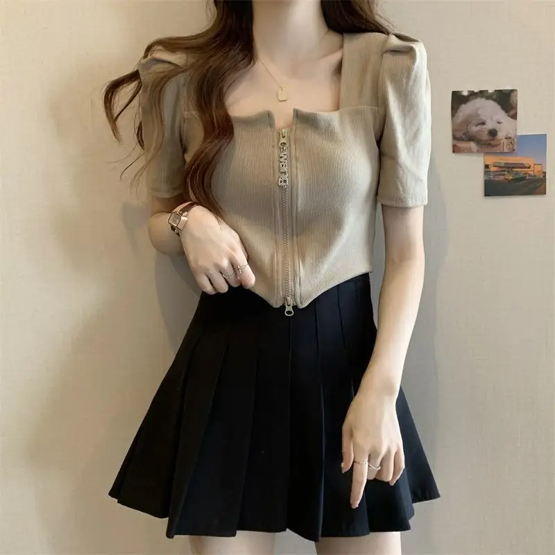 Women's Zip Front Summer T-Shirt Slimming Design — feature 3
