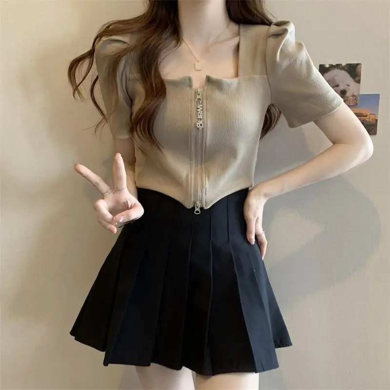 Women's Zip Front Summer T-Shirt Slimming Design — feature 4