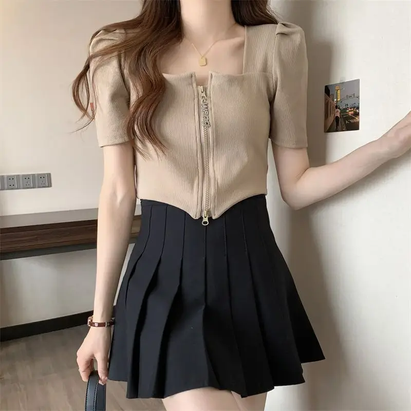 Women's Zip Front Summer T-Shirt Slimming Design — feature 7