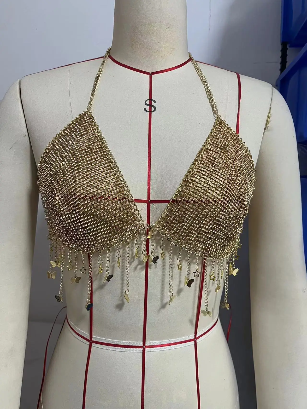 120098 European and American new vest sexy rhinestone inlaid sequin five-pointed star neck tassel body chain small vest — feature 11