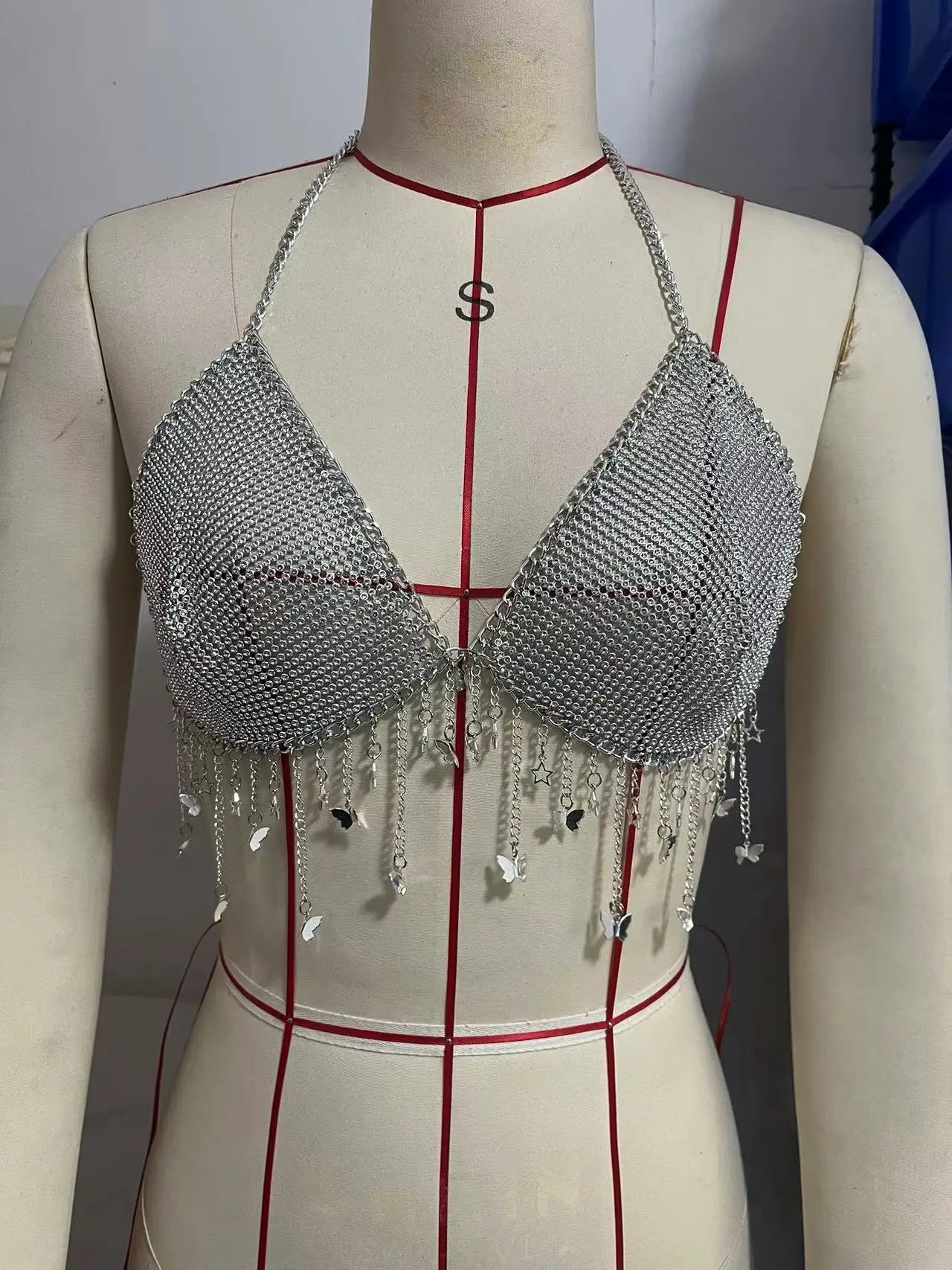 120098 European and American new vest sexy rhinestone inlaid sequin five-pointed star neck tassel body chain small vest — feature 8