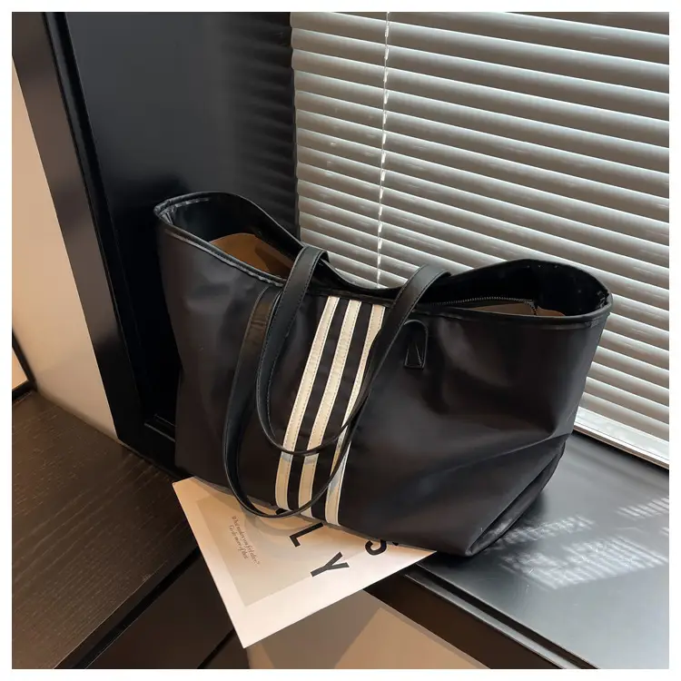 Women's Black Oxford Cloth Shoulder Bag Large Capacity 2023 — feature 10
