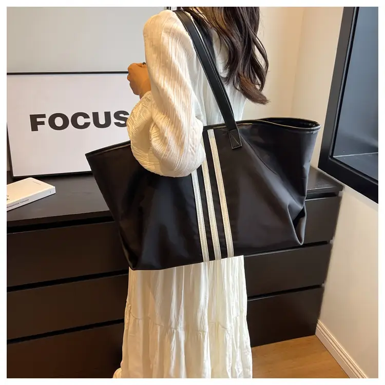 Women's Black Oxford Cloth Shoulder Bag Large Capacity 2023 — feature 17