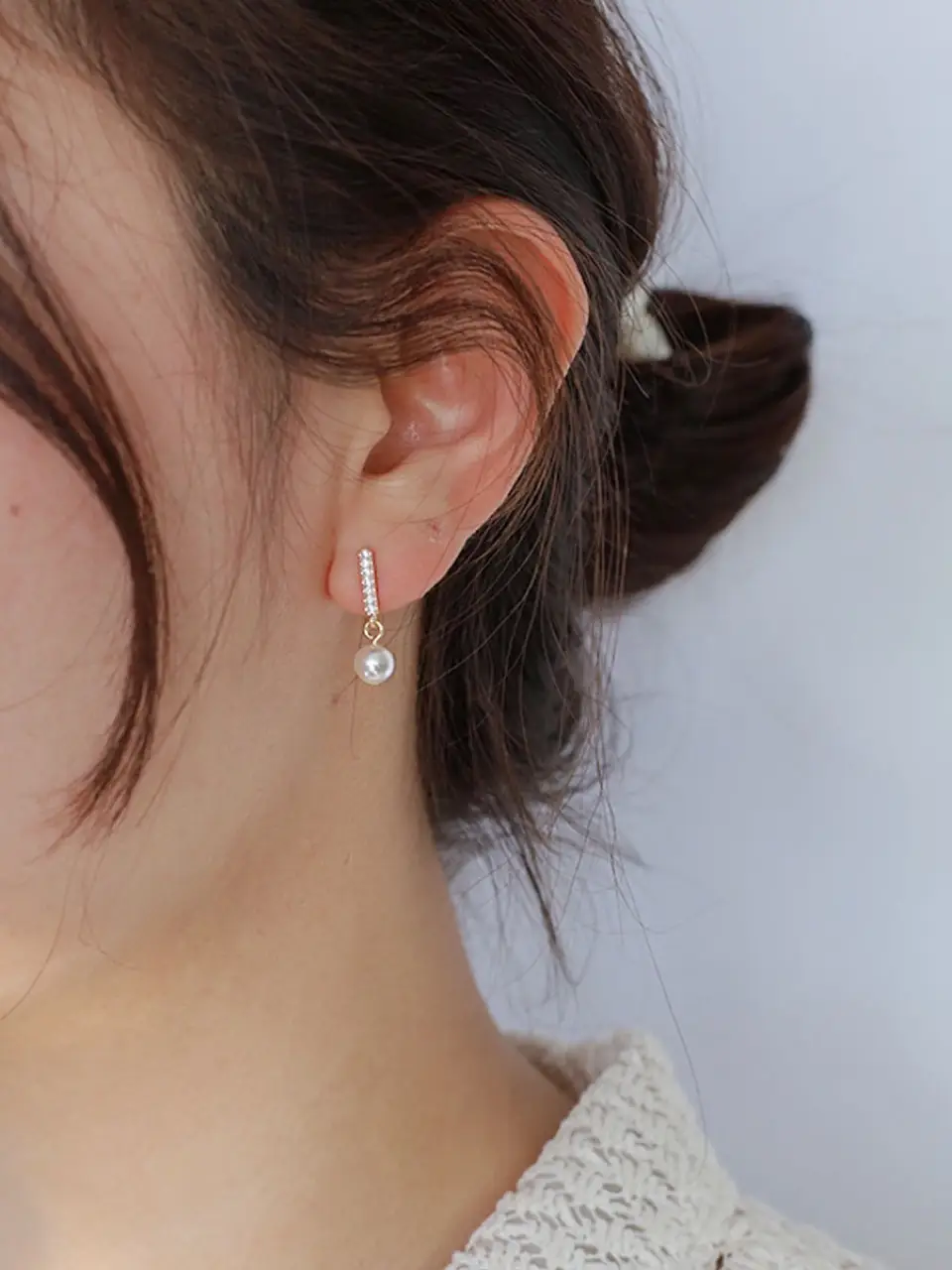 Meimei Drops Asymmetric Pearl Emerald Earrings for Women — feature 5