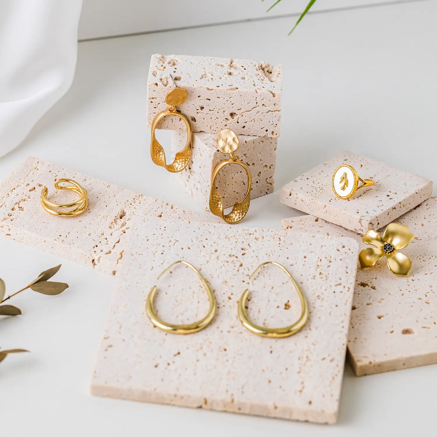 Natural Hole Stone Necklace Earrings Photo Props 15x10cm - Image 10