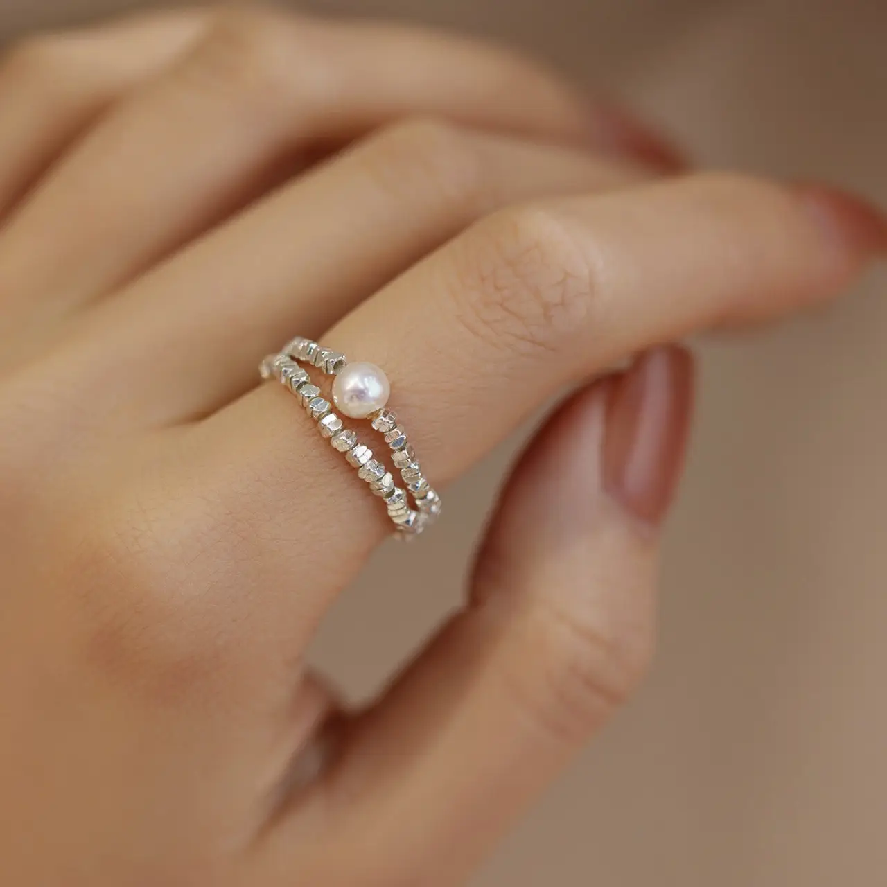 Broken Silver Pearl Ring for Women Light Luxury - Image 5