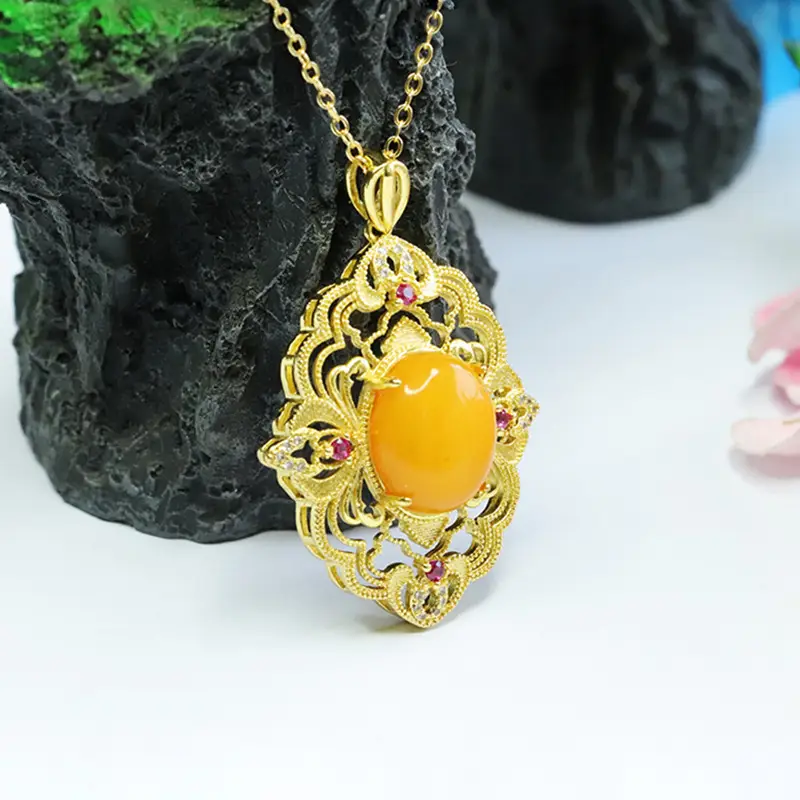 Natural Amber Pendant Necklace Vintage Gold Old Beeswax — feature 11
