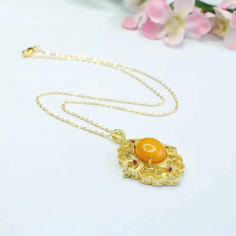Natural Amber Pendant Necklace Vintage Gold Old Beeswax — feature 8