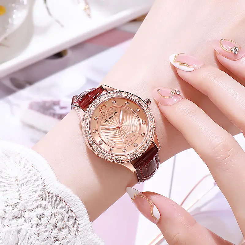 Women's Elegant Quartz Watch with Diamond Dial - Image 5