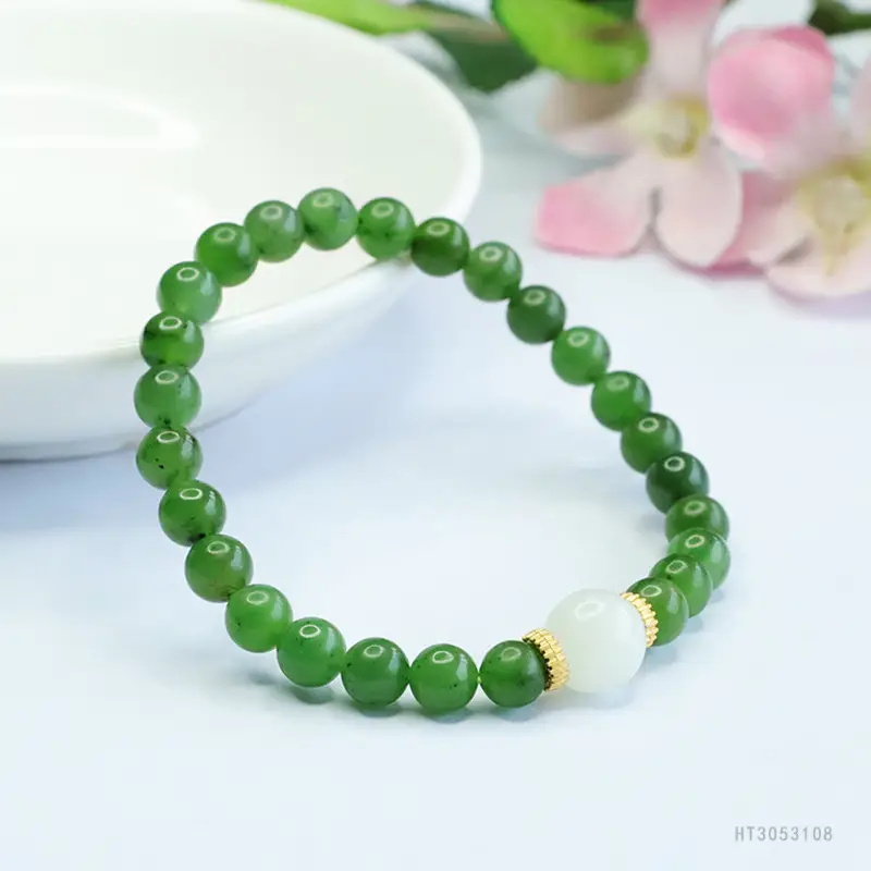 Green Jade Bracelet with White Pearl Center — feature 9