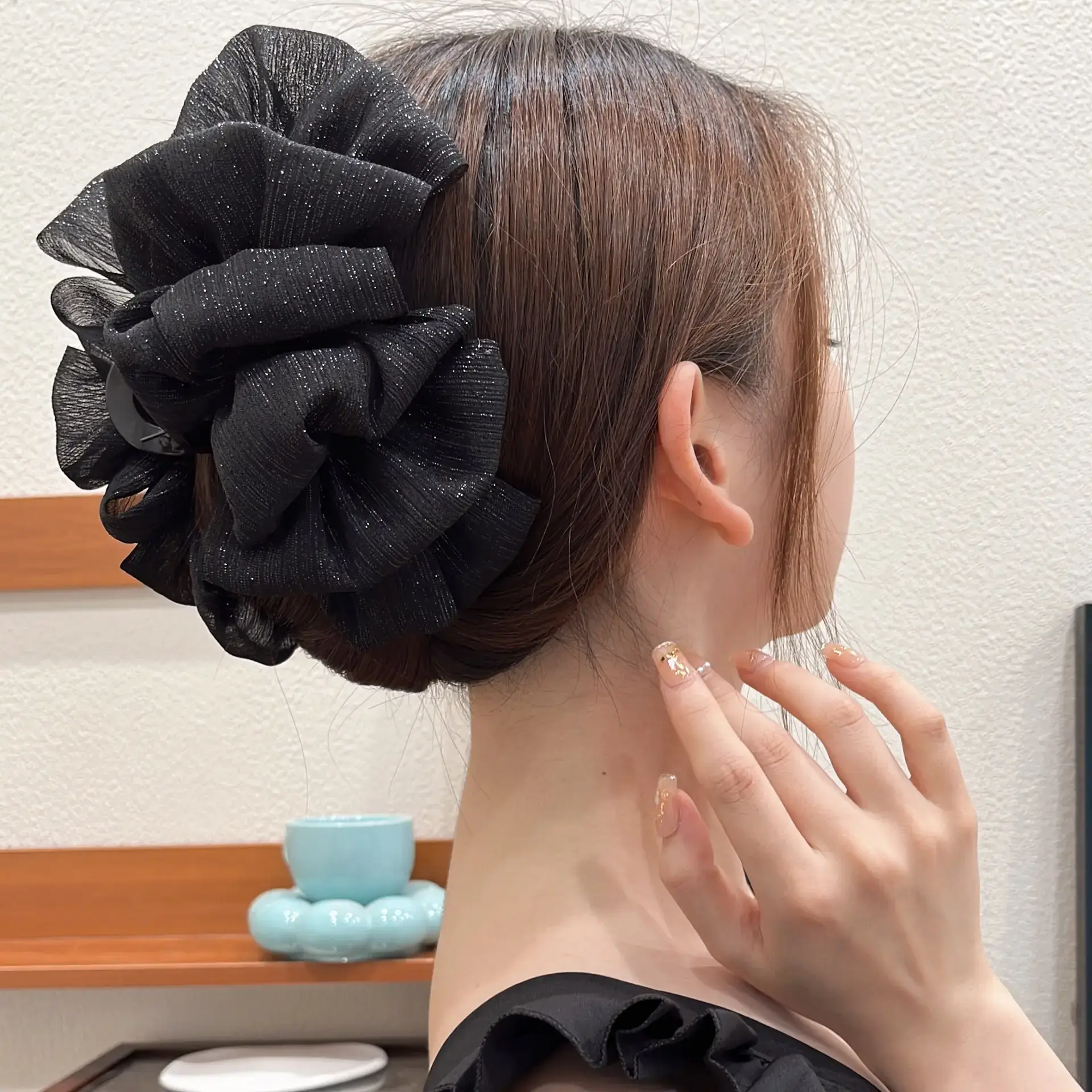White Large Hairpin with Elegant Bow Design - Image 5