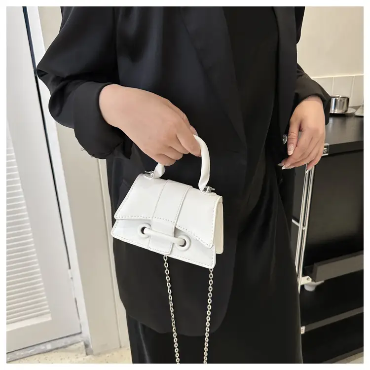 Pink Chain Crossbody Bag for Women 2023 — feature 15