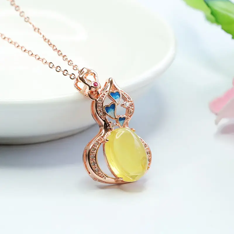 Golden Amber Gourd Pendant Necklace for Women - Image 4