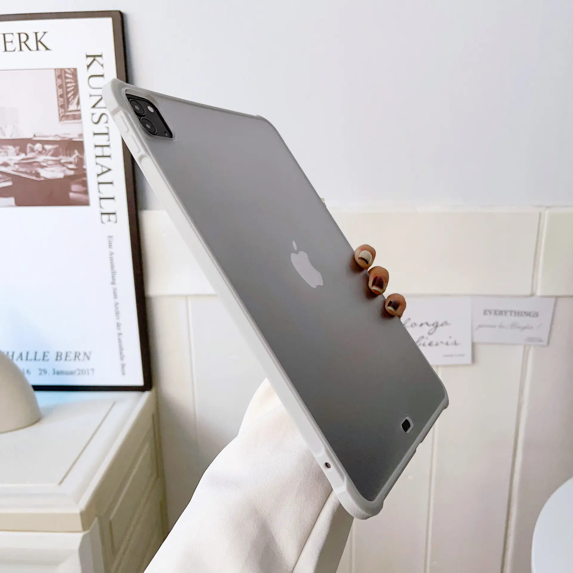 Apple iPad 10.2" Frosted Anti-drop Cover — feature 4