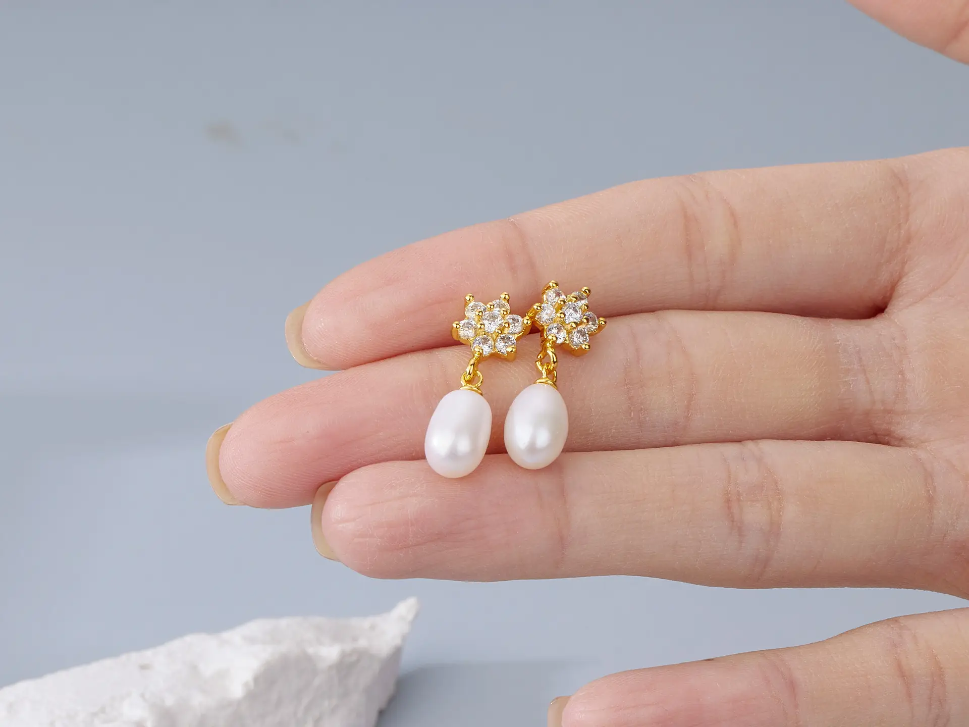 Snowflake Pearl Earrings for Women Luxury Design — feature 7